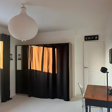 Maison Valmer Bed and Breakfast Λε Μανς